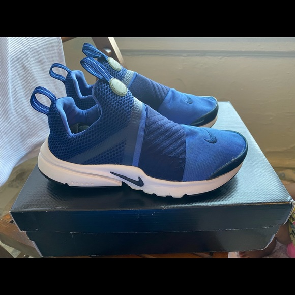 Nike sneakers - Picture 2 of 4